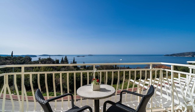 Villa Samba - Superior One-Bedroom Apartment with Balcony and Sea View