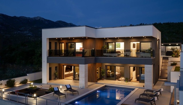 Villa Serenity, heated pool, jacuzzi, sea view, bbg, famili, pets