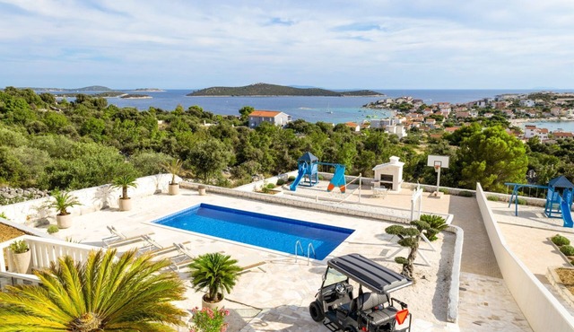 Villa Sevid - Three Bedroom Villa, Sleeps 6