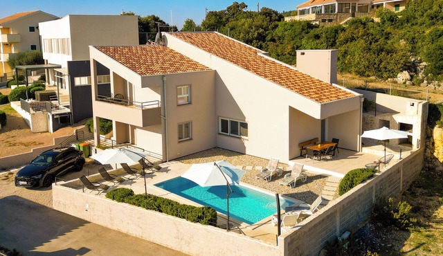 Villa-Simon - your retreat on the Croatian coast. Direct access to the sea!