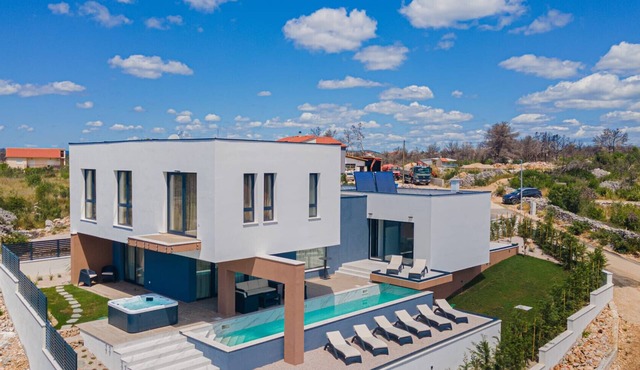 Villa Šimun - with outdoor pool and jacuzzi