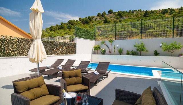 Villa Somnium near Trogir, pool and gym