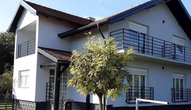 Villa Sorella beautiful 3-Bedroom Villa in Karanac