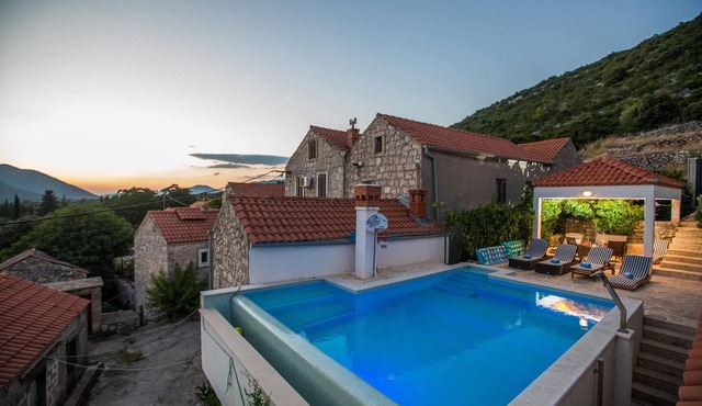Villa Stanka - Three Bedroom Villa with Private Pool in Ston