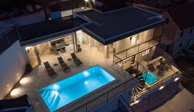 Villa Stella with 32 sqm private heated pool, Jacuzzi, Sauna, Media room, 3 bedrooms, 6+2 pax