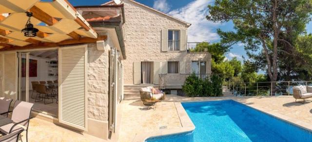 Villa Sumartin Selca, Stunning, Luxurious Frontline 7 Bedrooms, Amazing Sv in Selca