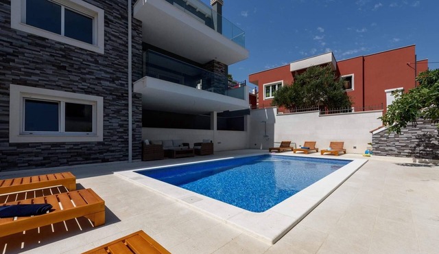 Villa Summer Breeze with Pool