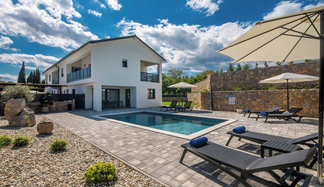 Villa Taralis with heated pool (Kvarner - Kornić)