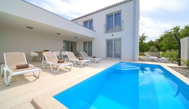 Villa Terra with heated swimming pool