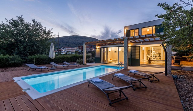 Villa Trogir SAVE 20 percent on Split-villas com