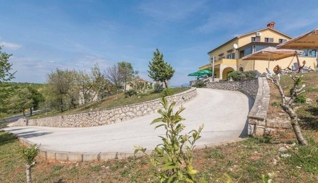 Villa Una Apartments in Salakovci