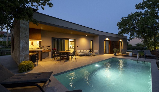 Villa Veros for 5 people near Labin - Rabac with private pool & kids playground in Presika
