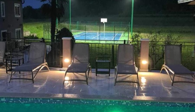 Villa Vesna & Villa Branka with tennis court in Pican