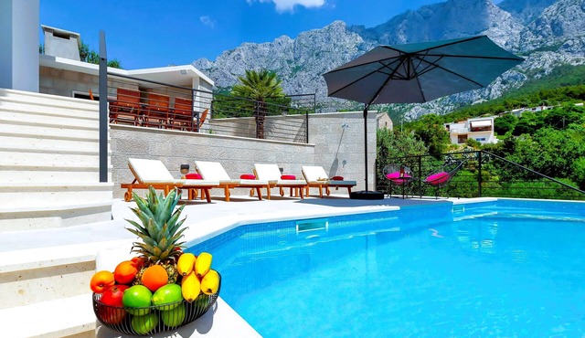 Villa Vivace with pool