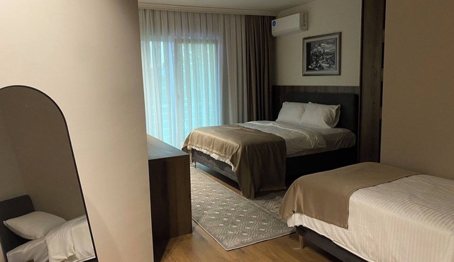 Villa Vratnica - Restaurant & Apartments in Vratnica
