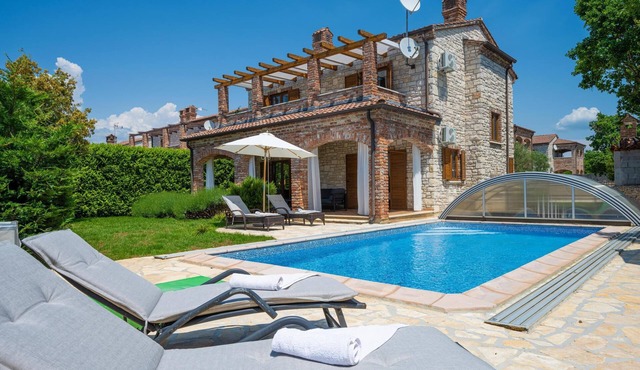 Villa Wish with heated pool