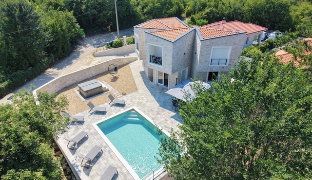 Villa with Heated Pool and Hot Tub - TRAVELER Travel Agency Krk ID 2180