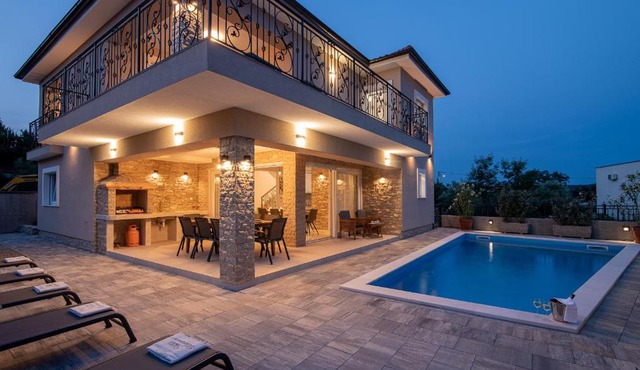 Villa with nice pool, luxuriously furnished, quiet area - by TRAVELER tourist agency Krk ID2389