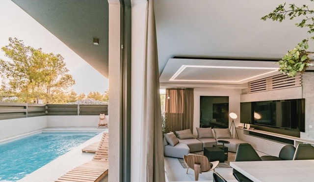Villa with Private Pool, Jacuzzi and Sauna