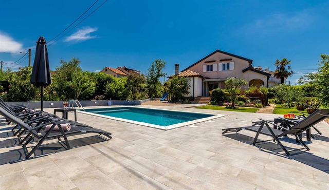 Villa ZaVaLa with private pool