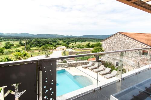 Vineyard View Apartment Karst HerMes arT in Sežana