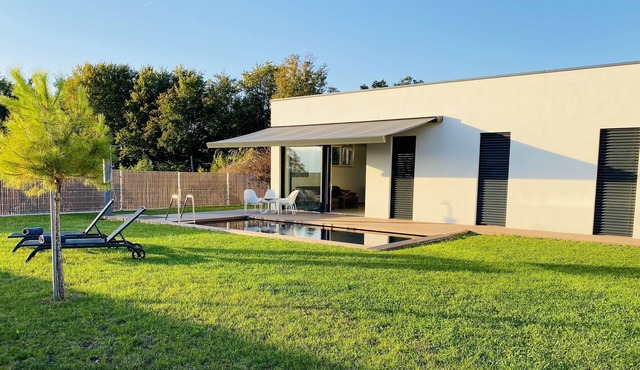 VOO Residence – Hillside Villa with Heated Natural Pool in Malečnik