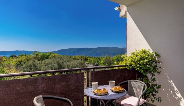 Wabi Sabi Apt4 Pool & Sea View, Brzac, Croatia