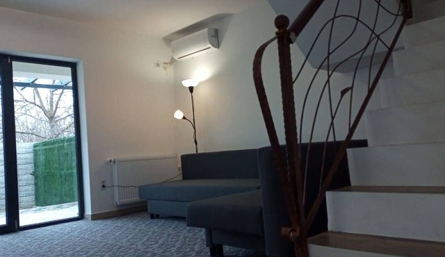 Warm and peaceful villa, close to Therme SPA, Otopeni Intl Airport and Mall in Otopeni