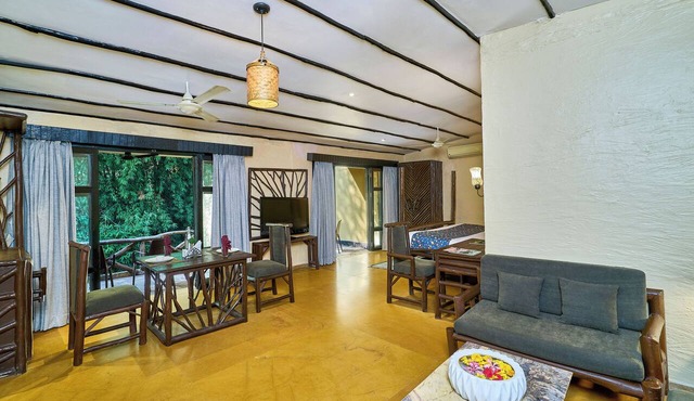 WelcomHeritage Jungle Home in Kurai
