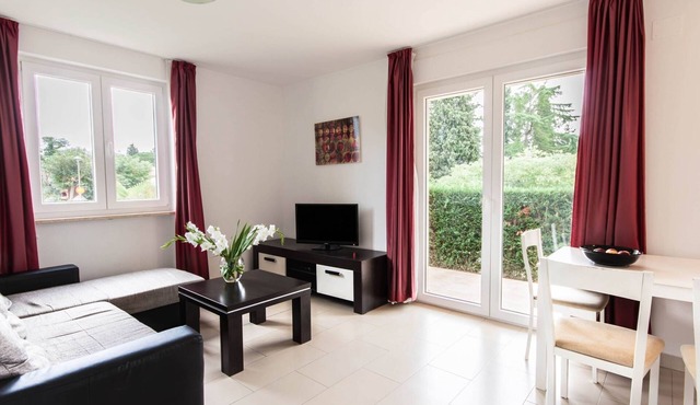 Wohnung in Monterol mit Garten und Terrasse by Interhome
