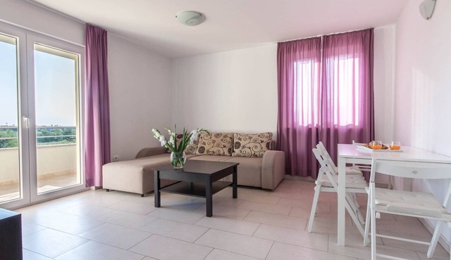 Wohnung in Monterol mit Terrasse und Garten by Interhome
