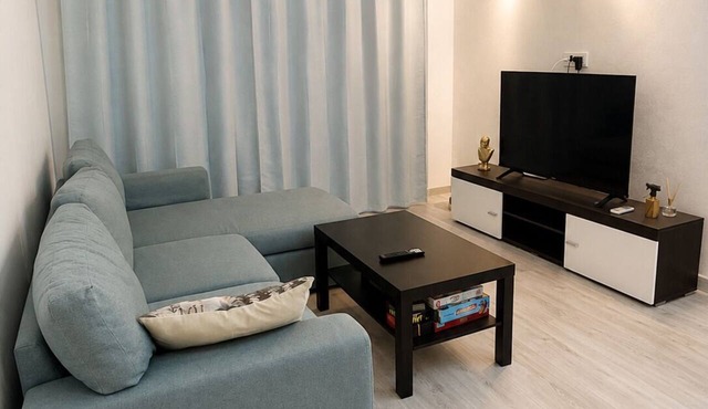 Wonderful 1-bedroom apartment with AC in vibrant București, near Airport in București