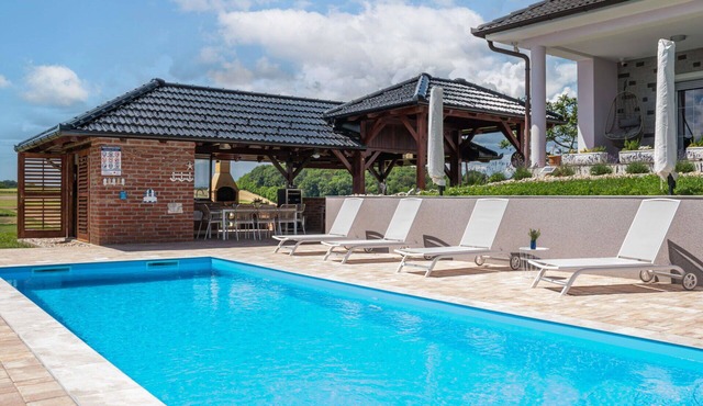 Wonderful private villa with WIFI, private pool, A/C, TV, terrace, pets allowed and panoramic view