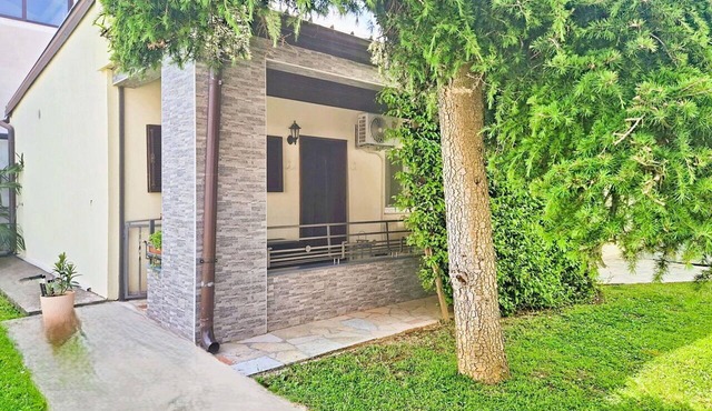 Wonderful private villa for 4 people with WIFI, A/C, TV, terrace and pets allowed