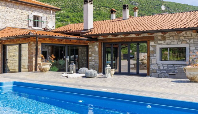 Wonderful private villa with WIFI, A/C, private pool, TV, terrace, pets allowed and panoramic view