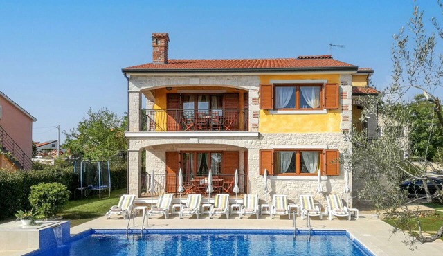 Wonderful private villa for 10 people with A/C, private pool, WIFI, TV, terrace and pets allowed