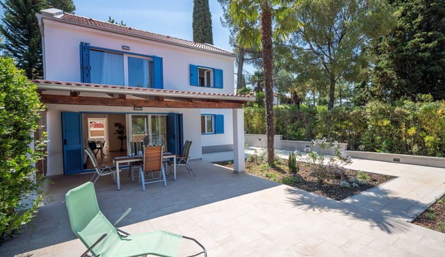 Wonderful private villa for 4 people with WIFI, A/C, TV and terrace in Rijeka