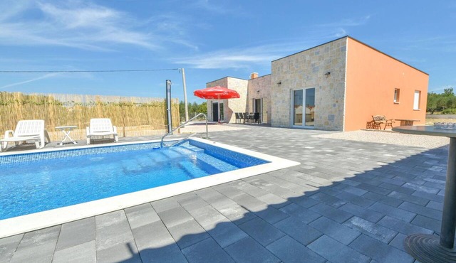 Wonderful private villa for 8 people with private pool, WIFI, A/C, TV, terrace and panoramic view