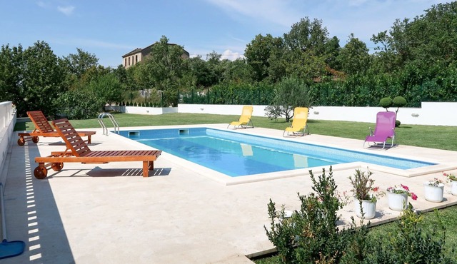 Wonderful private villa with WIFI, A/C, private pool, TV, terrace, pets allowed and parking