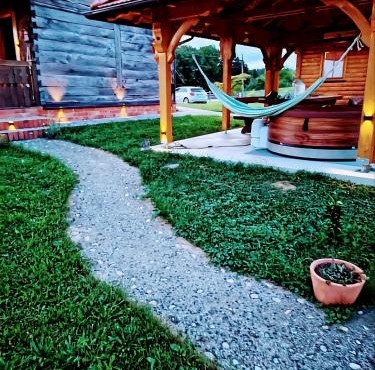 Wood & Hills Heritage Retreat with Private Spa