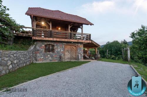 Zidan'ca Rošel in Dolenjske Toplice