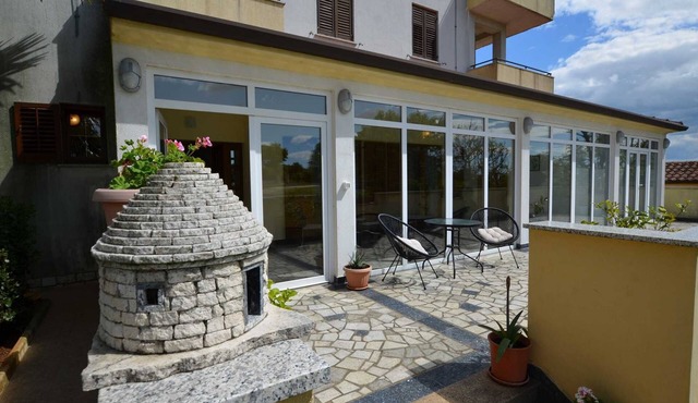 Žminj Apartment 3 with parking in Žminj