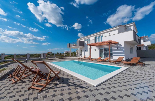 190 m² Villa ∙ 4 bedrooms ∙ 9 guests