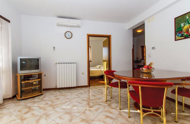 2 bedroom accommodation in Labin in Labin