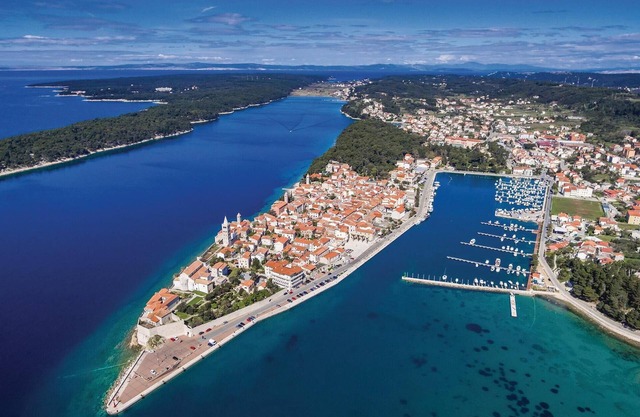 2 bedroom accommodation in Rab