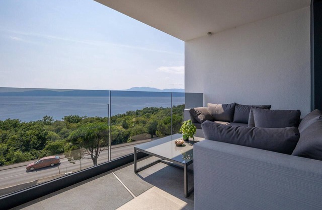 3 bedroom cozy apartment in Kostrena