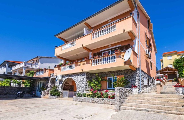 90 m² Apartment ∙ 3 bedrooms ∙ 6 guests