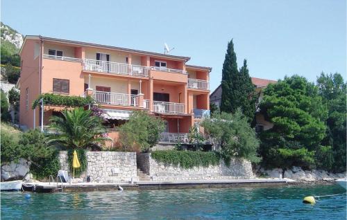 Amazing Apartment In Klek With Wifi