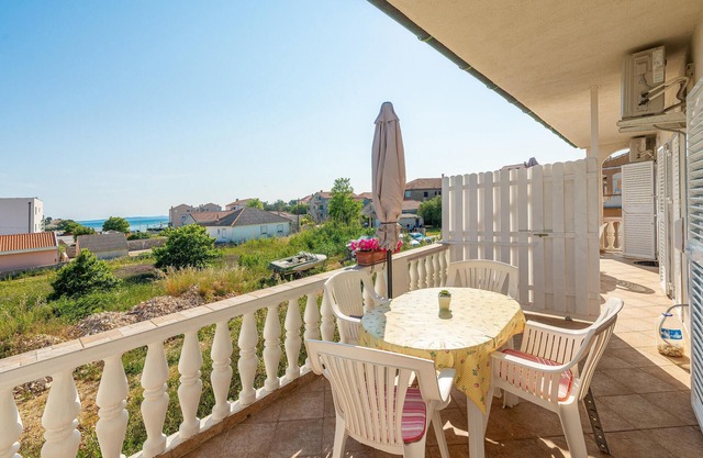 Amazing apartment in Privlaka with WiFi