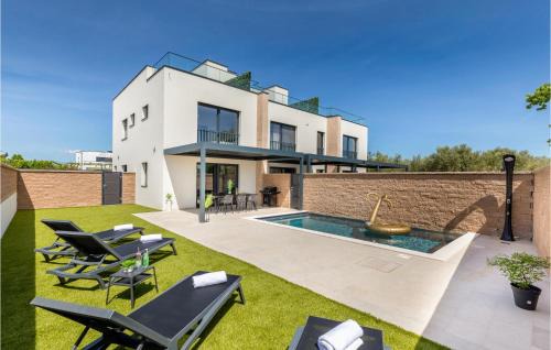 Amazing Home In Peroj in Peroj